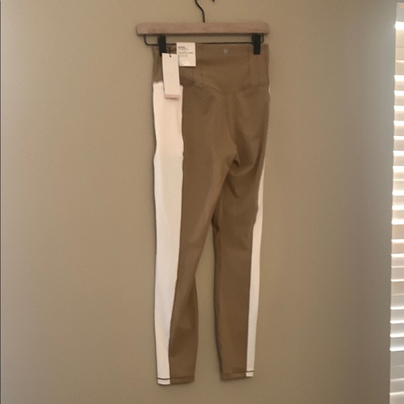 Tan and White High-Waisted Leggings with Color-Block Design - Picture 2 of 4